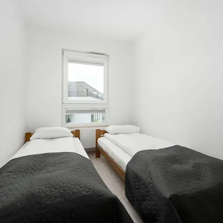 Spacious In With Desk And Parking By Renters Διαμέρισμα