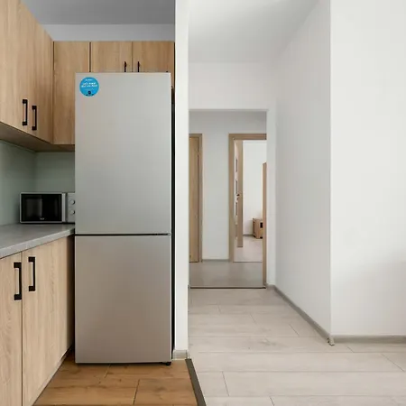 Spacious In With Desk And Parking By Renters Διαμέρισμα *