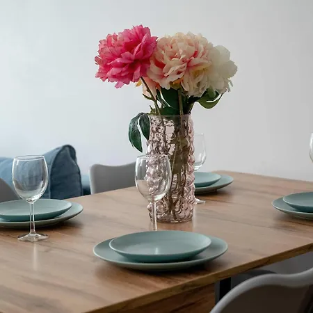 Apartman Spacious In With Desk And Parking By Renters