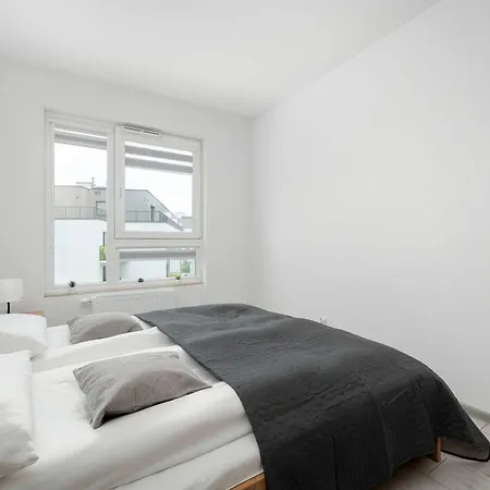 Διαμέρισμα Spacious In With Desk And Parking By Renters Βρότσλαβ