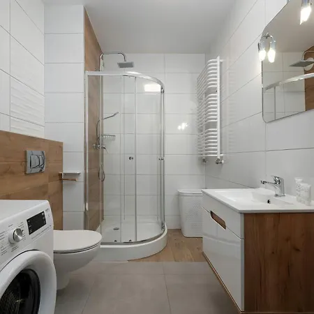Διαμέρισμα Spacious In With Desk And Parking By Renters