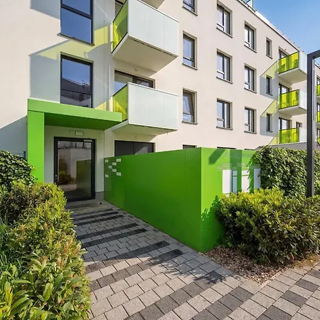 Spacious In With Desk And Parking By Renters * Βρότσλαβ