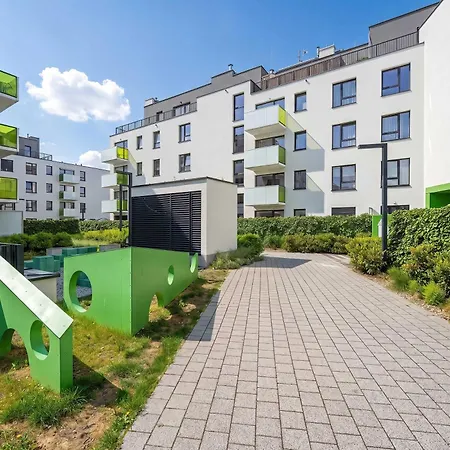 Διαμέρισμα Spacious In With Desk And Parking By Renters Βρότσλαβ